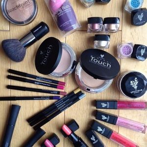 Younique make up order or join our team.